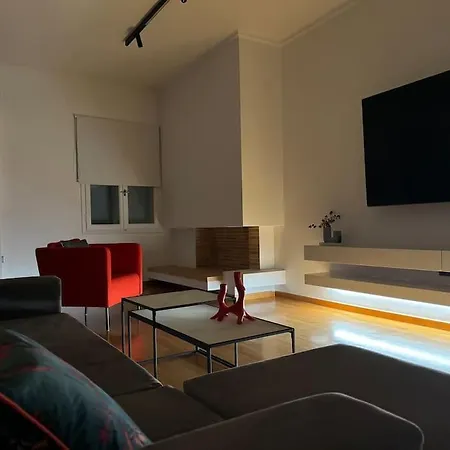 Luxury Apartment *